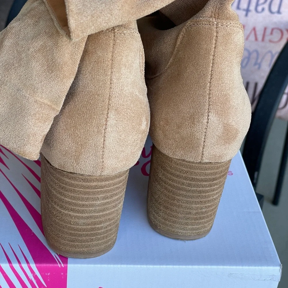 Booties - Picture 4 of 4